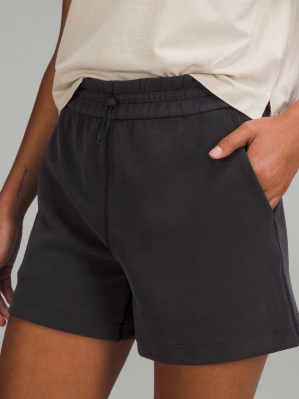 LULULEMON Softstreme High Rise 4” Shorts Drawstring 8